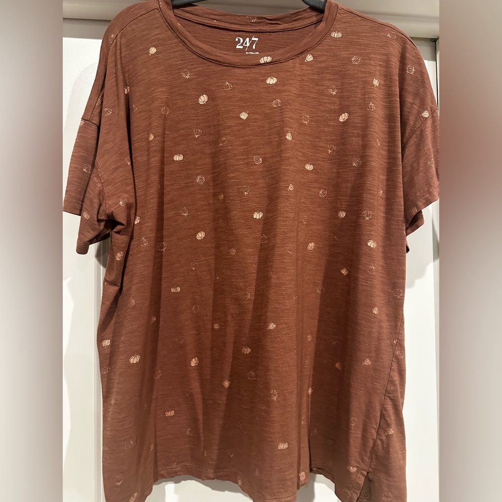 Maurices 24/7 mauve/brown tee size 2X